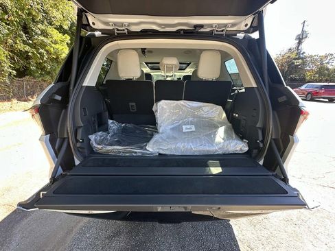 New 2025 Lincoln Navigator Reserve image 20