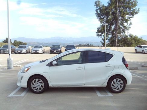 Used 2015 Toyota Prius C One FWD image 15