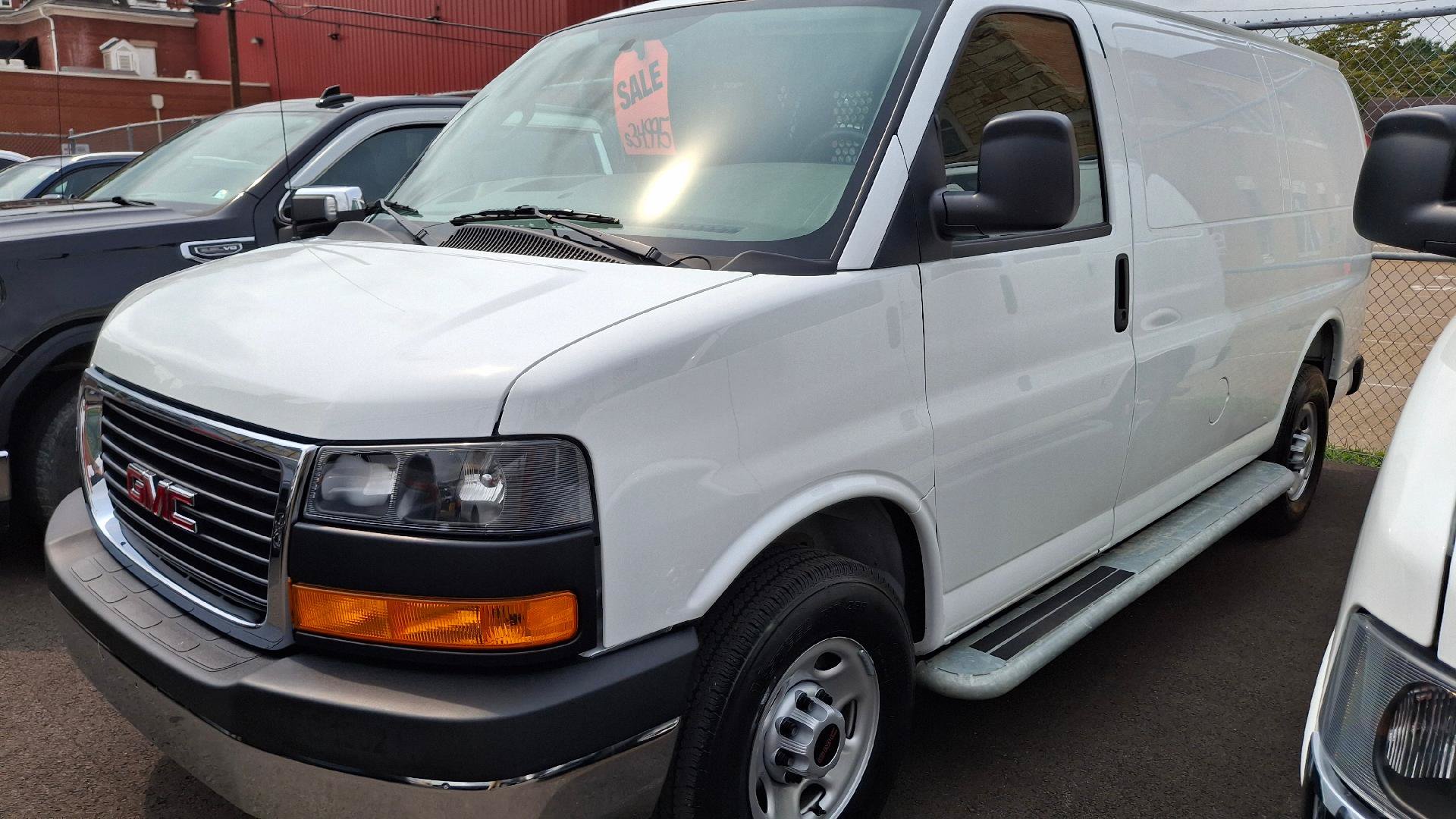 Used 2025 GMC Savana 2500 w/ Driver Convenience Package RWD image 3