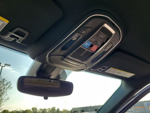 Used 2024 Jeep Grand Cherokee L Laredo image 30