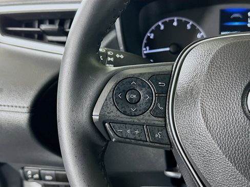 Used 2024 Toyota Corolla Cross LE w/ Moonroof Package image 16