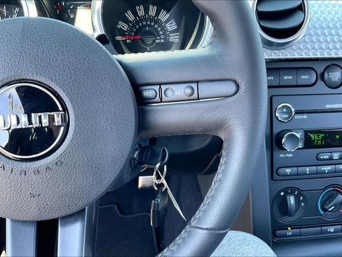 Used 2009 Ford Mustang GT RWD image 16