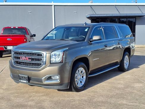 Used 2016 GMC Yukon XL SLE w/ Convenience Package RWD image 3