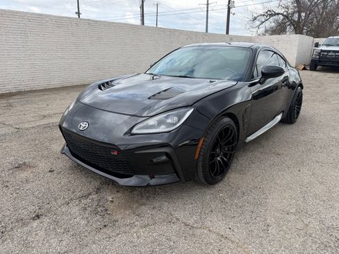 Used 2023 Toyota GR86 image 1