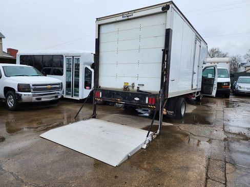 Used 2018 Chevrolet Express 4500 Extended w/ Driver Convenience Package image 36
