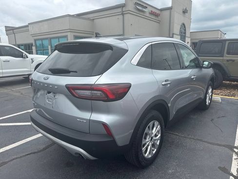 Used 2023 Ford Escape Active AWD/4WD image 4