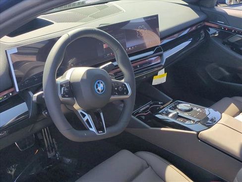 New 2027 BMW 550e xDrive AWD/4WD image 3