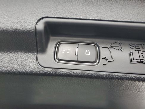 Used 2020 Ford Explorer Limited image 37