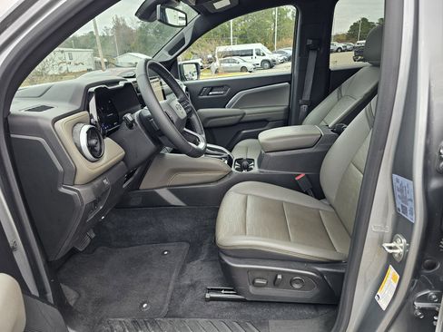 Used 2023 Chevrolet Colorado ZR2 w/ ZR2 Convenience Package III image 16