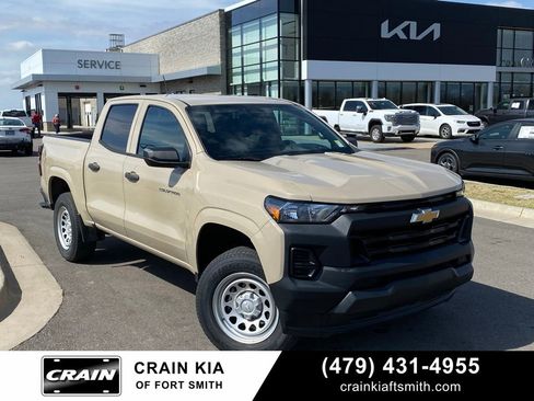 Used 2023 Chevrolet Colorado W/T image 1