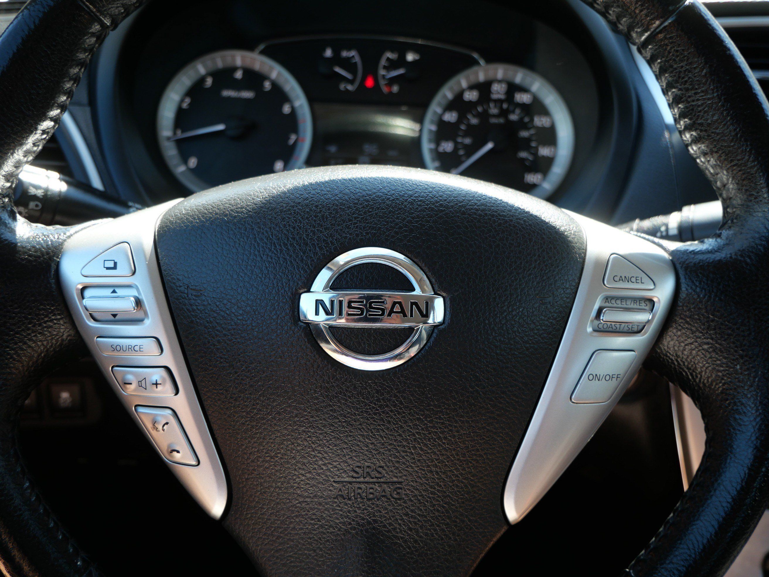 Used 2015 Nissan Sentra SV FWD image 25