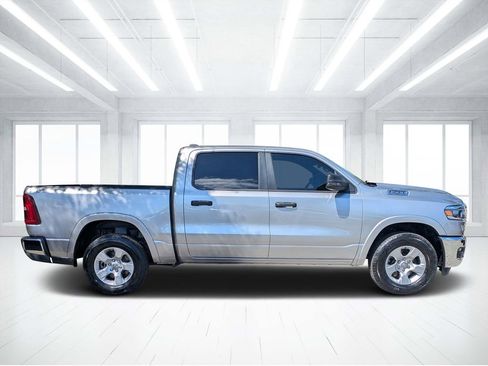 Used 2025 RAM 1500 Big Horn AWD/4WD image 2