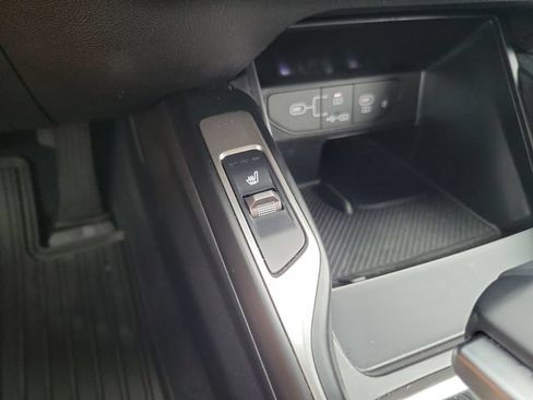 Certified 2024 Kia Sorento S FWD image 27
