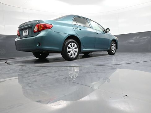 Used 2010 Toyota Corolla LE FWD image 29