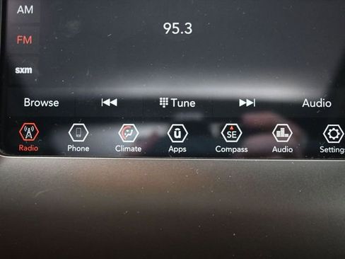 Used 2020 Jeep Cherokee Latitude Lux w/ Comfort/Convenience Group image 27