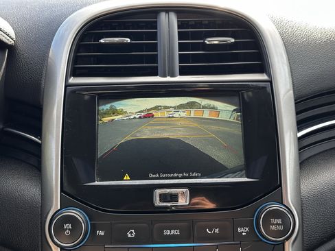 Used 2015 Chevrolet Malibu LT w/ Power Convenience Package image 15