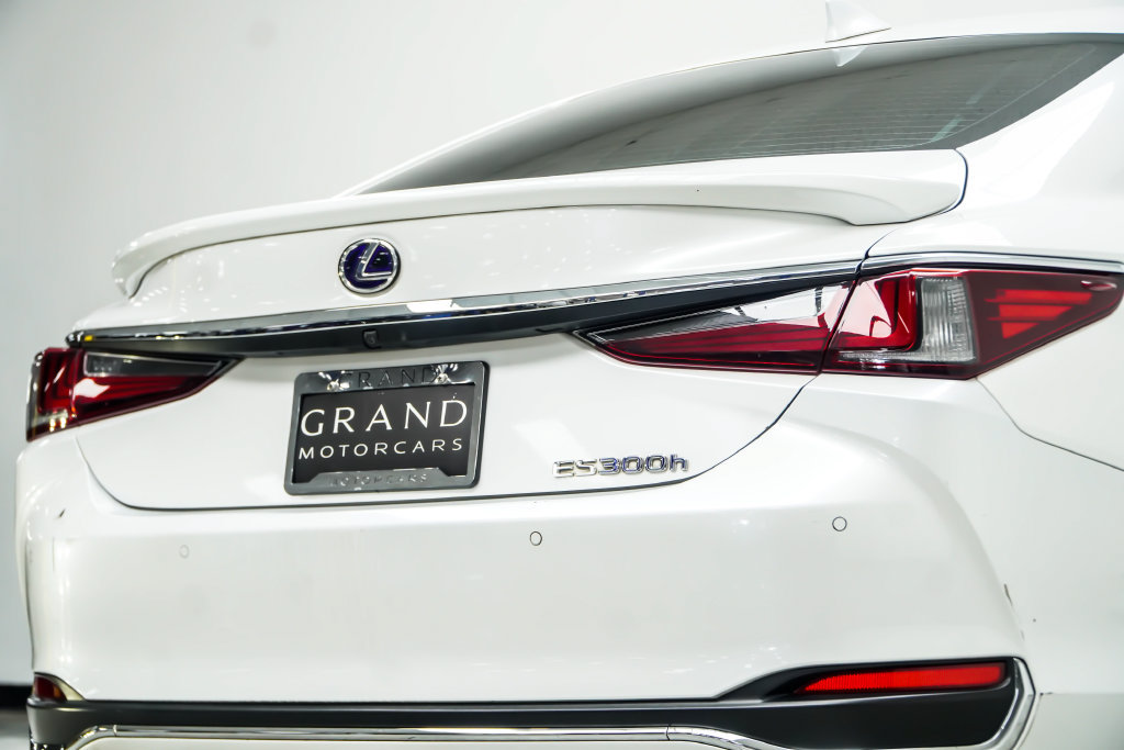 Used 2020 Lexus ES 300h Ultra Luxury FWD image 17