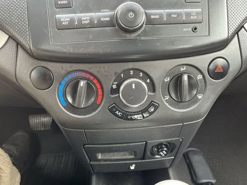 Used 2009 Chevrolet Aveo5 LT w/ Power and Convenience Package FWD image 18