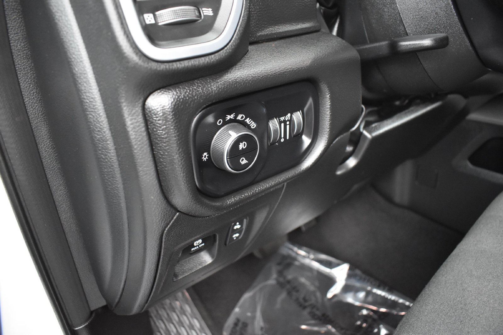 Used 2025 RAM 1500 Big Horn AWD/4WD image 7