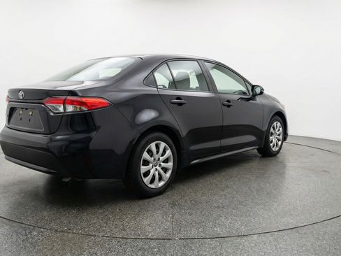 Used 2025 Toyota Corolla LE image 9