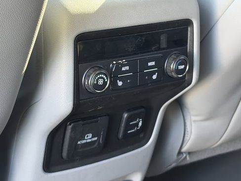 Used 2017 GMC Acadia SLT w/ LPO, Cargo Package image 15