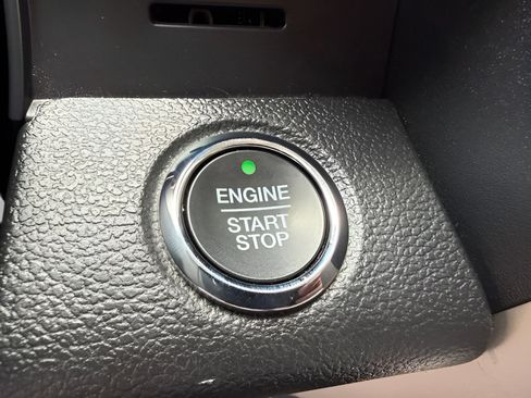 Used 2020 Ford F150 Lariat w/ Equipment Group 502A Luxury AWD/4WD image 31