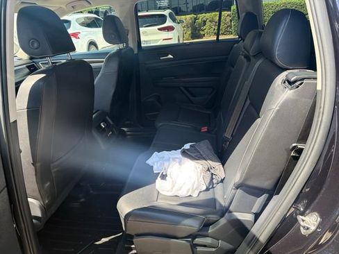 Used 2021 Volkswagen Atlas SE w/ Panoramic Sunroof Package FWD image 10