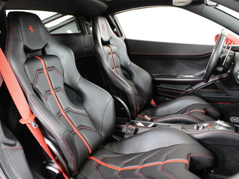 Used 2015 Ferrari 458 Italia Coupe RWD image 20