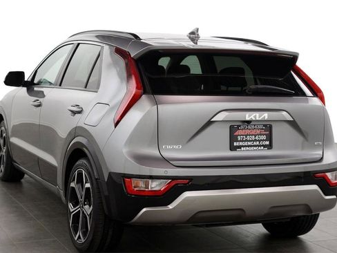 Used 2023 Kia Niro EX Touring FWD image 10