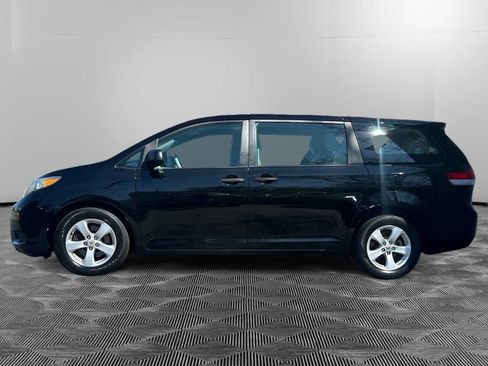 Used 2011 Toyota Sienna image 8