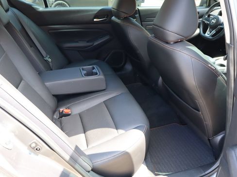 Used 2020 Nissan Altima 2.5 SR FWD image 17