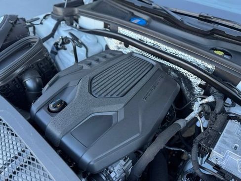 Used 2026 Porsche Macan AWD/4WD image 32