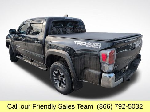 Used 2022 Toyota Tacoma TRD Off-Road image 3