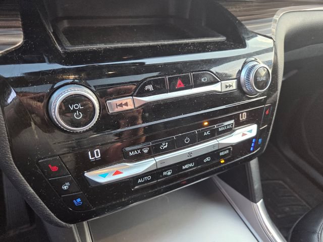 Used 2021 Ford Explorer Limited w/ Equipment Group 301A AWD/4WD image 18
