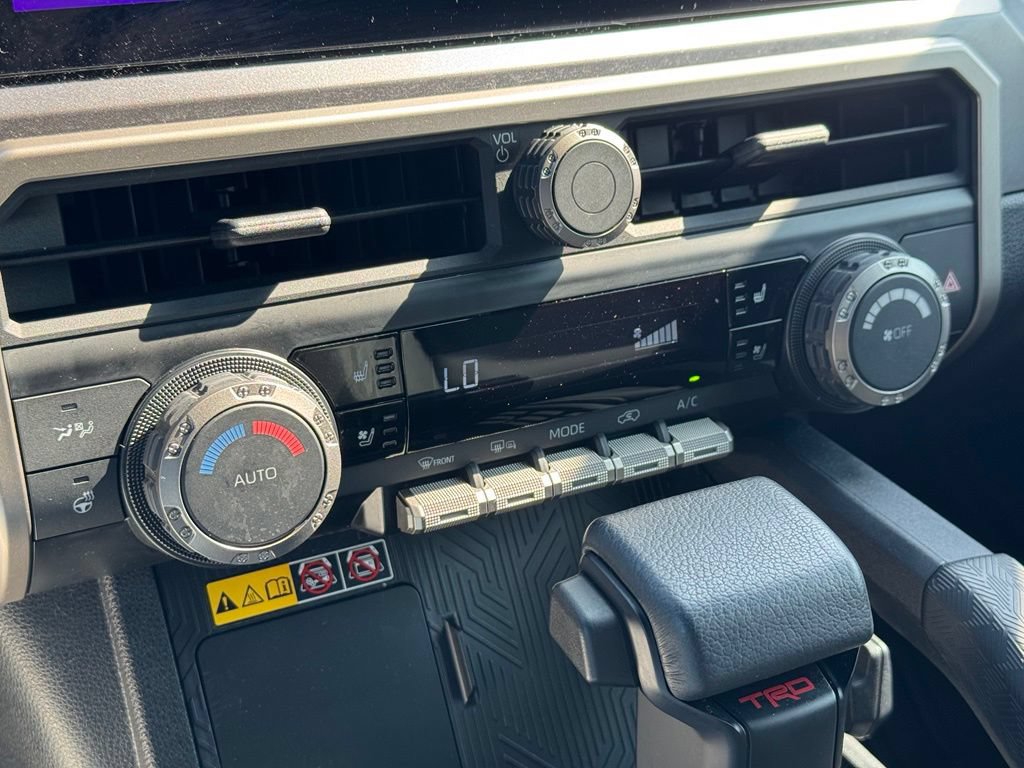 Used 2025 Toyota 4Runner TRD Off-Road Premium AWD/4WD image 31