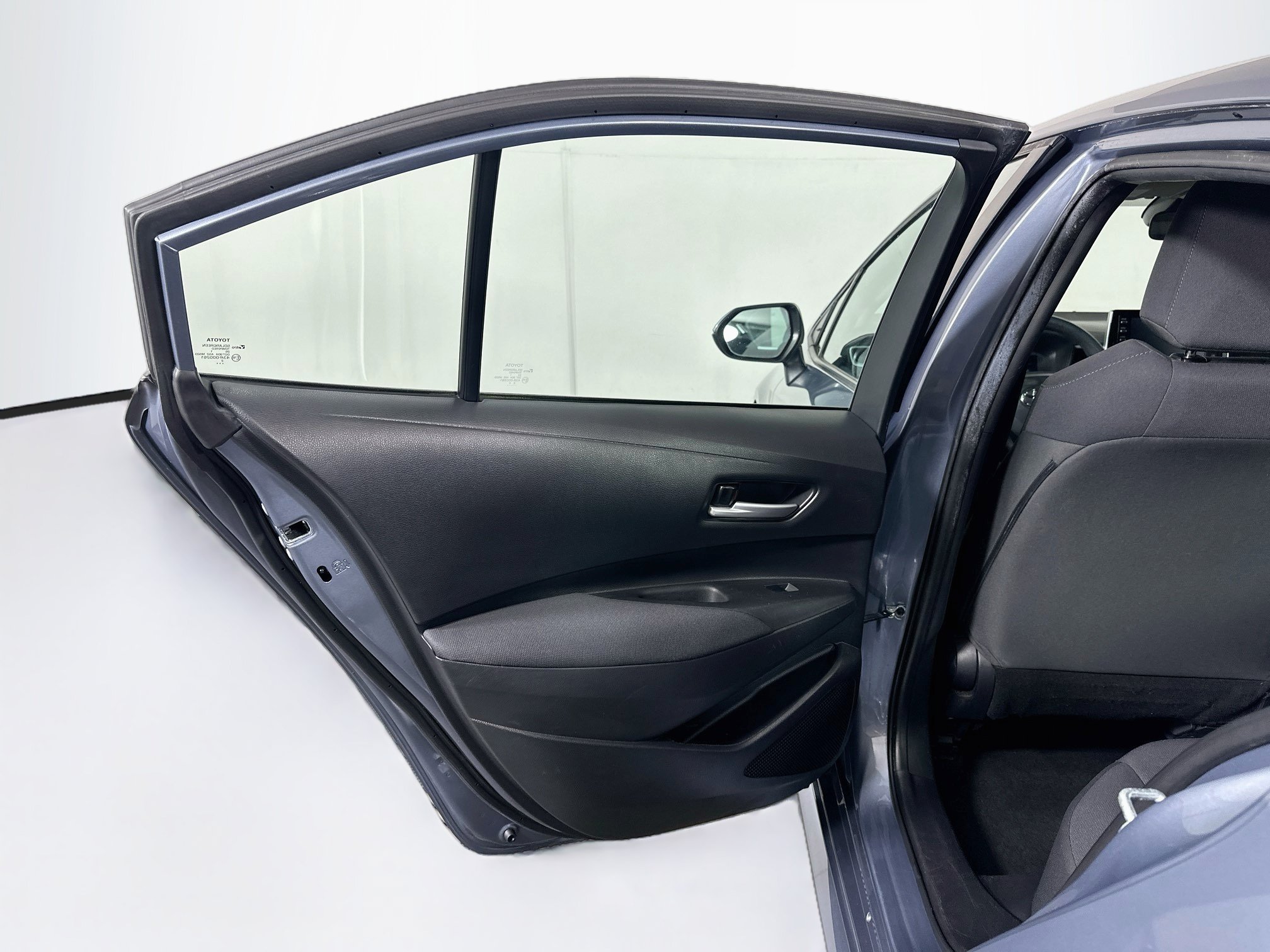Used 2021 Toyota Corolla LE FWD image 25