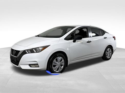 Used 2020 Nissan Versa S FWD image 1