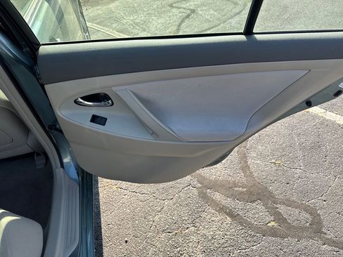 Used 2009 Toyota Camry LE FWD image 32