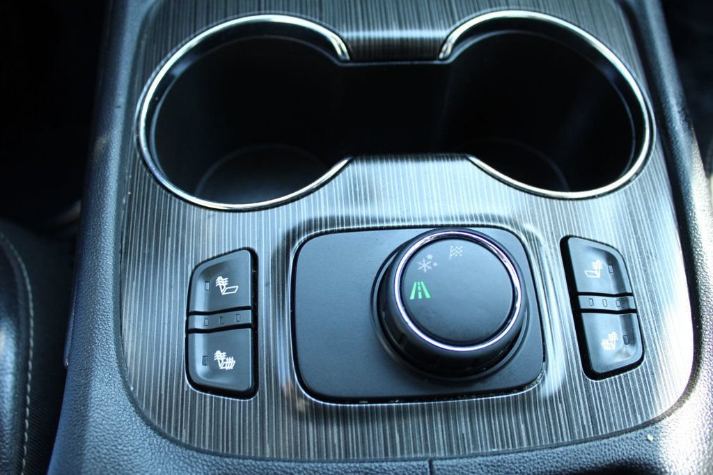 Used 2020 GMC Acadia SLT FWD image 23