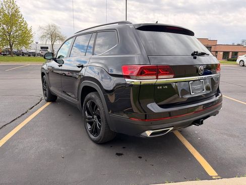 Used 2023 Volkswagen Atlas SE w/ Panoramic Sunroof Package FWD image 4