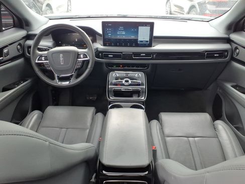 Used 2023 Lincoln Nautilus Reserve w/ Equipment Group 201A image 10