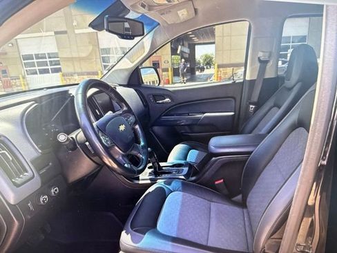 Used 2017 Chevrolet Colorado Z71 w/ Z71 Midnight Edition AWD/4WD image 5