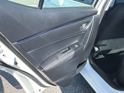 Used 2017 Toyota Corolla SE FWD image 22