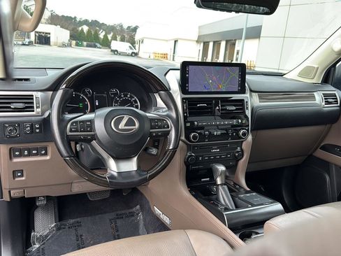 Used 2022 Lexus GX 460 Luxury w/ Sport Design Package image 17