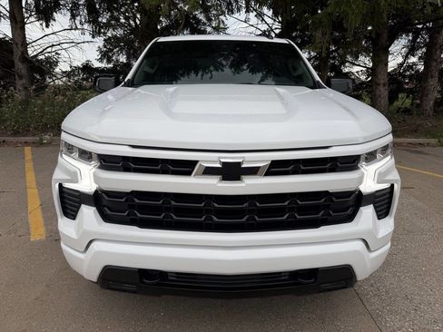 Used 2024 Chevrolet Silverado 1500 RST image 3