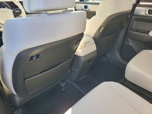 Used 2024 Hyundai Santa Fe Calligraphy FWD image 12