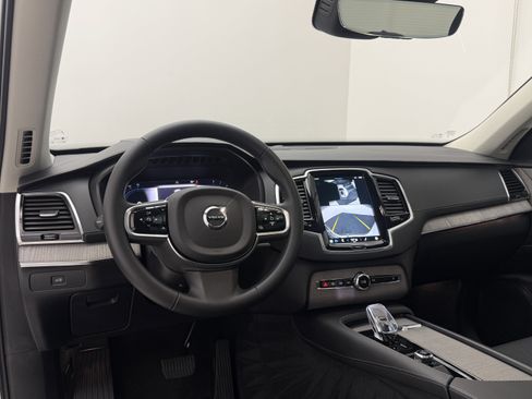 Certified 2024 Volvo XC90 B6 Ultimate w/ Protection Package Premier image 23