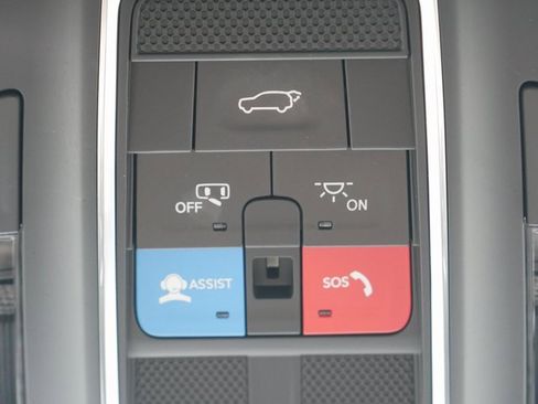 Used 2024 Jeep Grand Cherokee L Limited w/ Black Appearance Package image 28