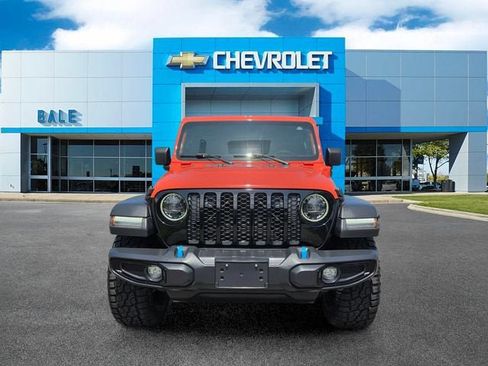 Used 2023 Jeep Wrangler Unlimited w/ Cold Weather Group AWD/4WD image 8