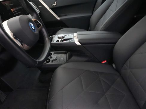 Used 2024 BMW iX xDrive50 w/ Sport Package AWD/4WD image 11